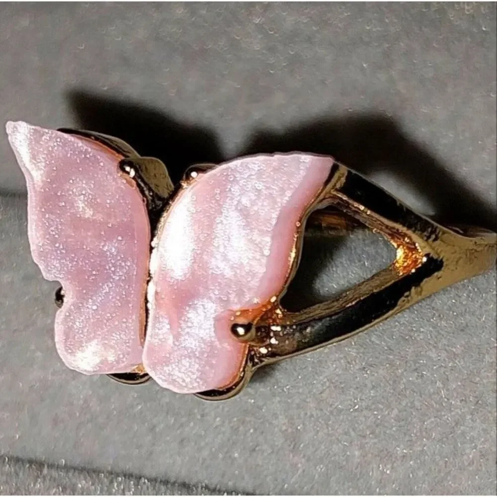 Super cute pink butterfly ring sz 7